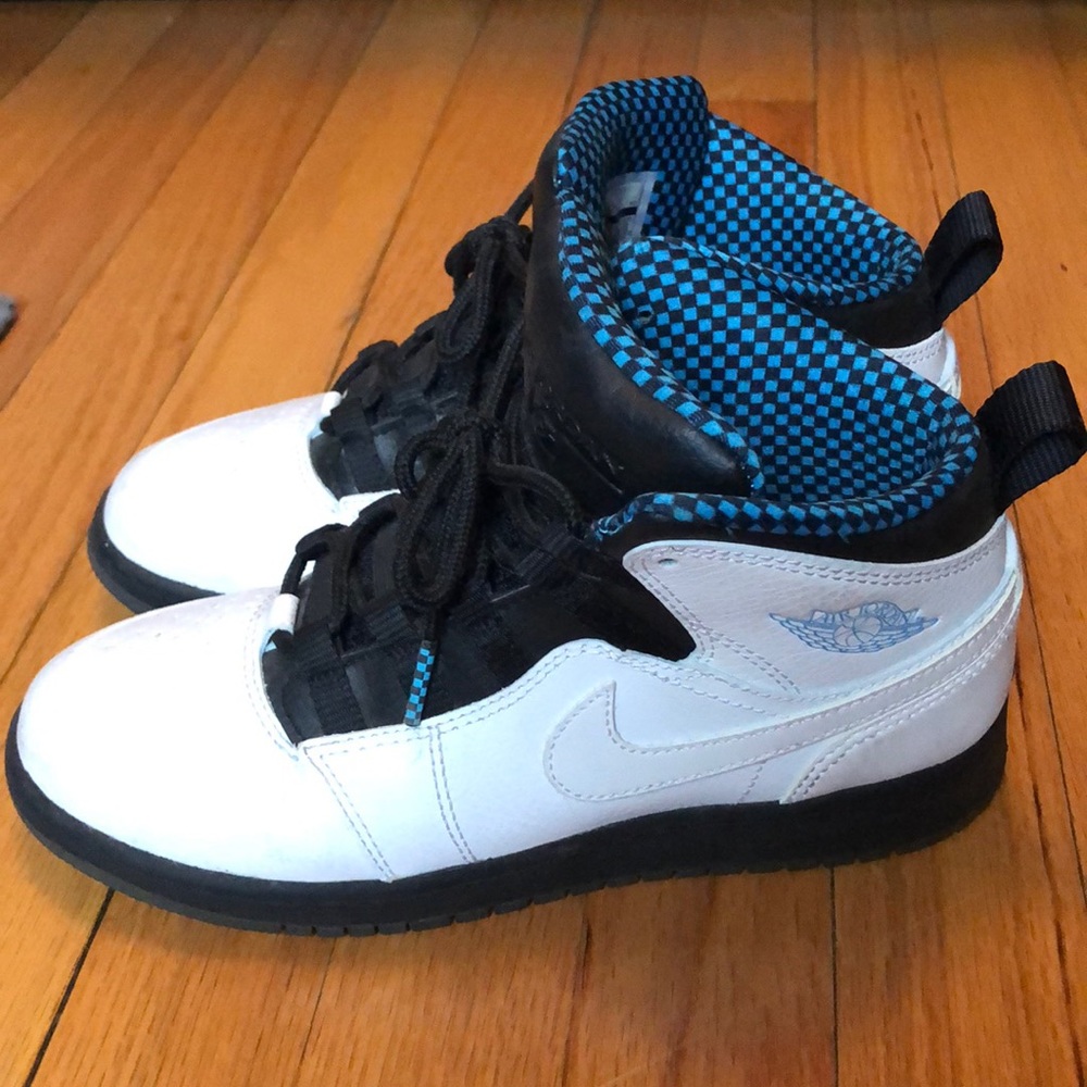 Nike Air Jordan 1 - Picture 1 of 5